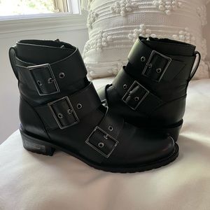 Blonde Camila new boots